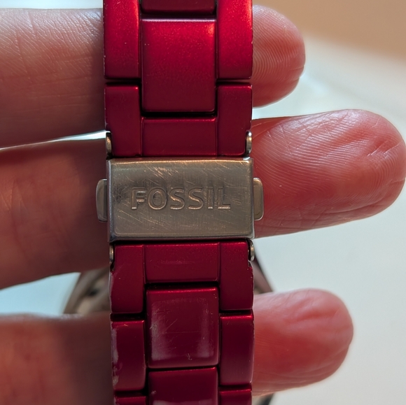 Fossil Red Stella Quartz Watch. - Picture 5 of 5